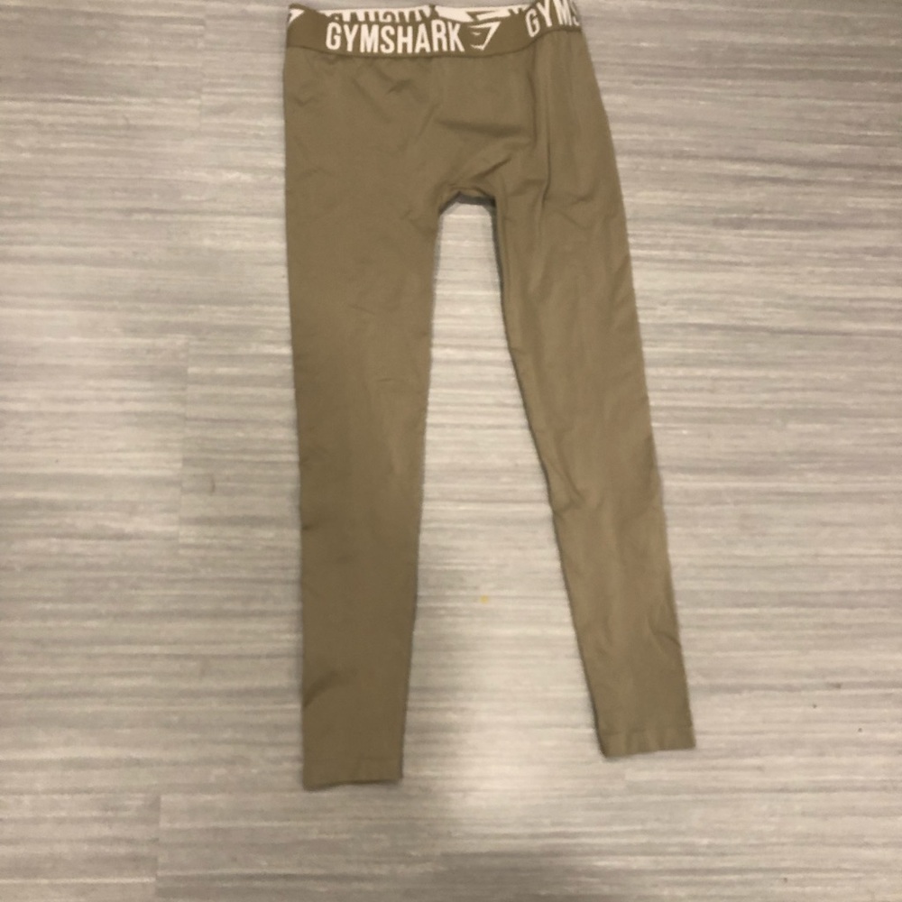 Gym shark leggings